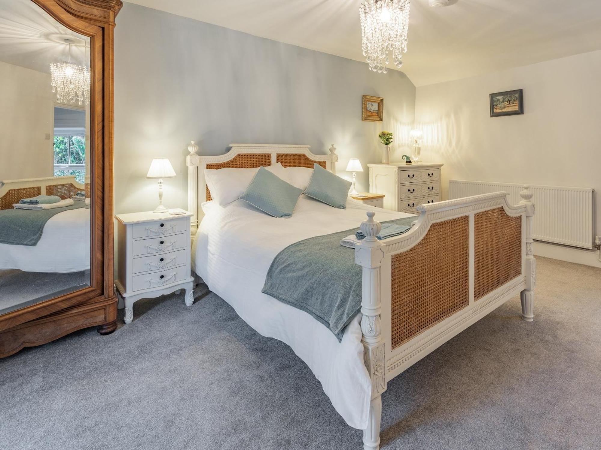 Pwll Farmhouse Llanllawdog Экстерьер фото