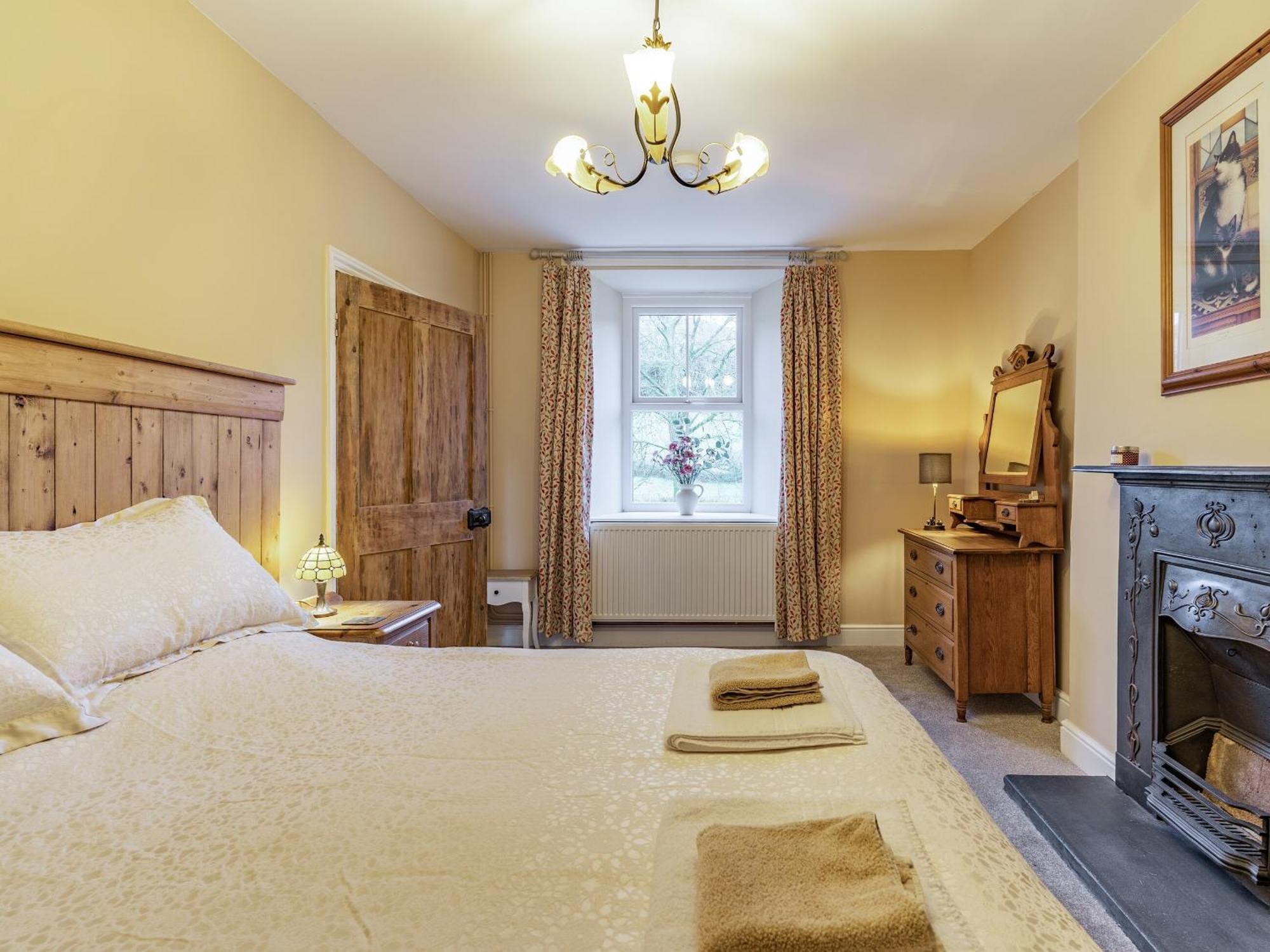 Pwll Farmhouse Llanllawdog Экстерьер фото