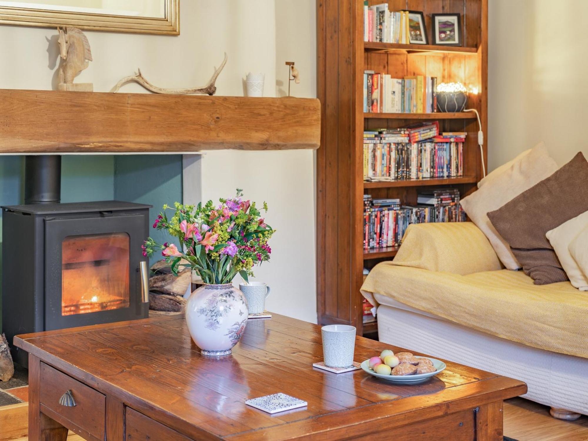 Pwll Farmhouse Llanllawdog Экстерьер фото